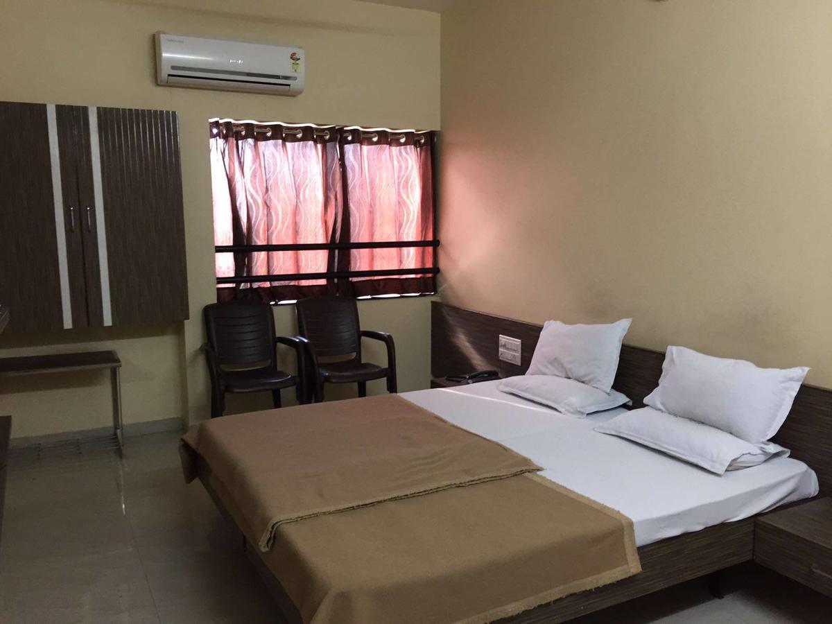 Hotel Vikas Palace Solapur Exterior photo